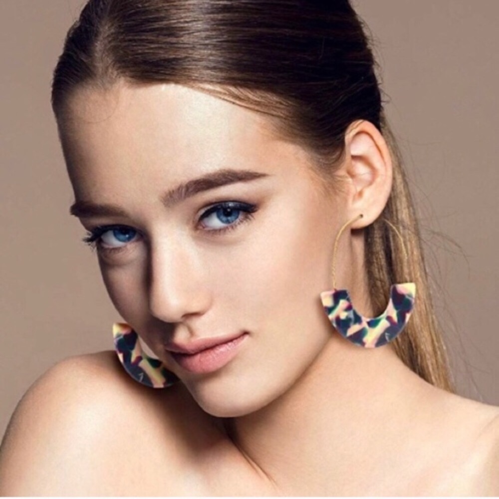 ANTHROPOLOGIE Resin Drop Multicolor Earrings Hoop - Picture 5 of 5